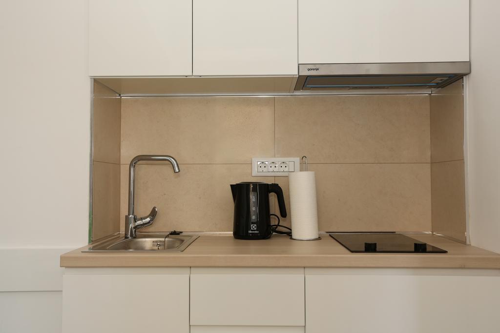 Apartman White & Co And *
